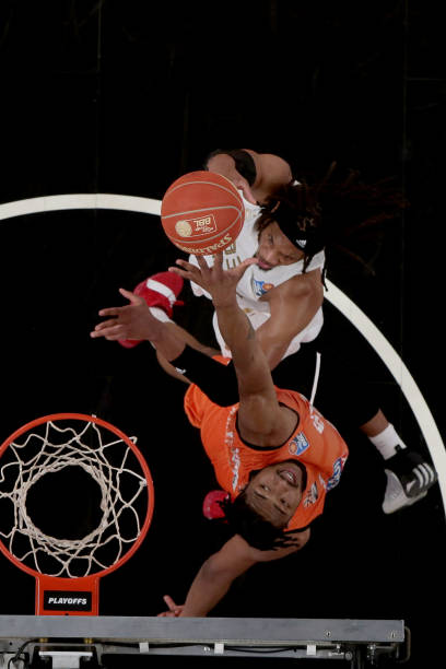 他们都抱着 他们都抱着